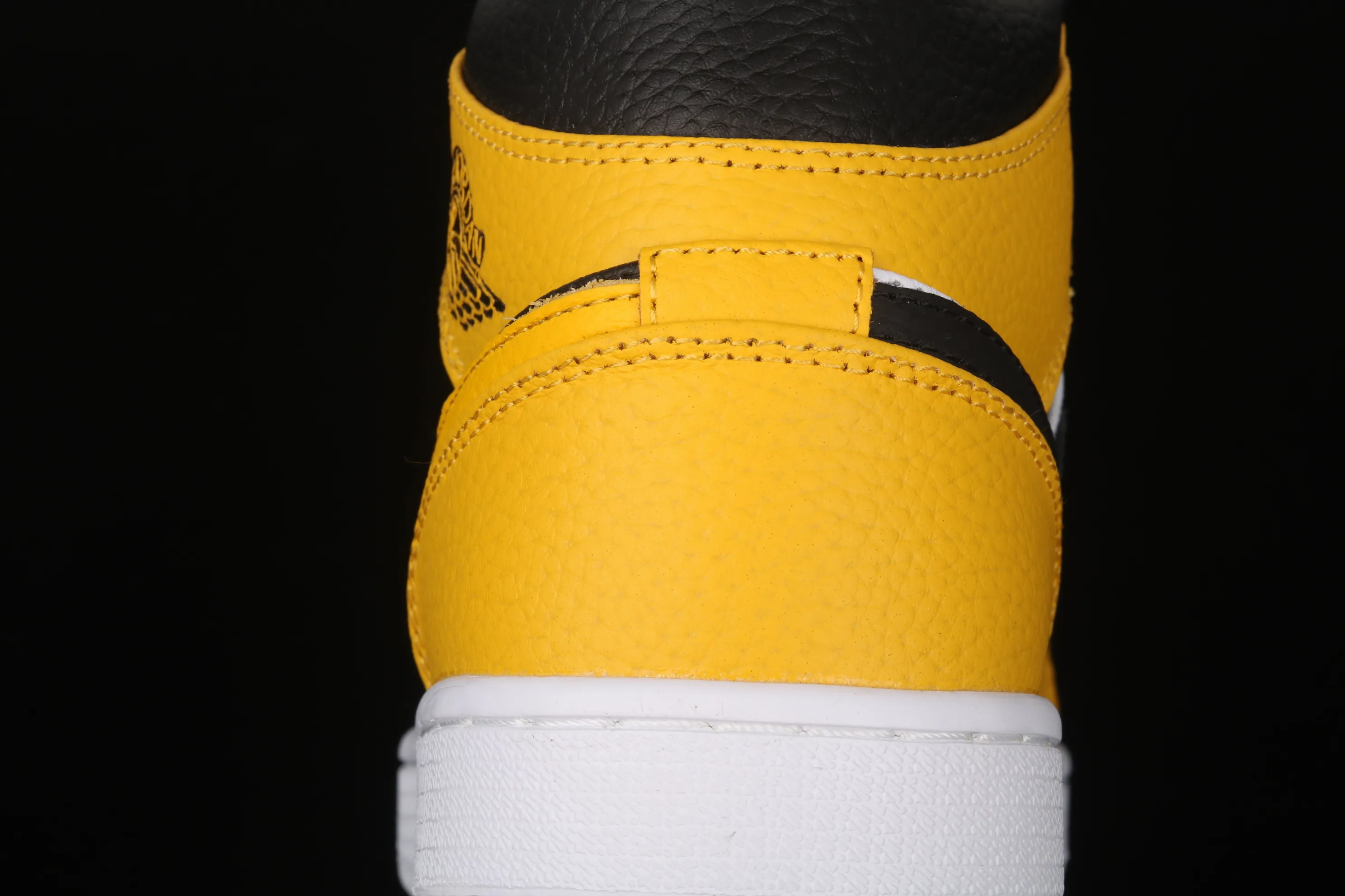 All categories Air Jordan Jordan series basketball shoes Air Jordan 1 Mid Air Jordan 1 Mid OG AJ1 Joe 1 black and yellow Yin Yang top layer mid-top basketball shoes CJ9219-700